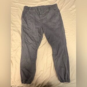 American Eagle Outfitters women’s Gray Cargo Pants stretch